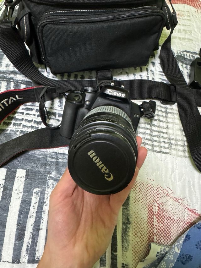 Cámara Canon EOS Zoom Lens EF 75-300mm