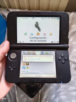 Nintendo 3DS XL Plata/Negro + Cargador