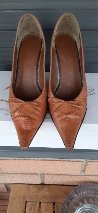 Zapatos de tacón fino color cuero