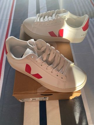 Zapatillas Veja Mujer Blancas y Rojas