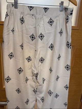Conjunto pantalón y camiseta estampado