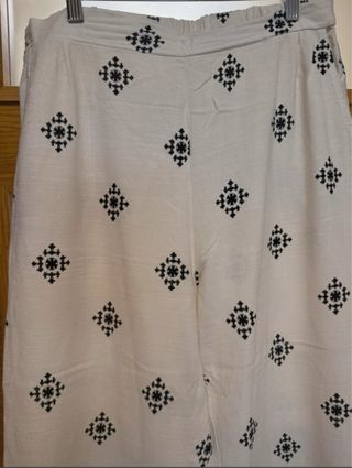 Conjunto pantalón y camiseta estampado