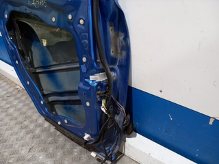 PUERTA TRASERA IZQUIERDA MAZDA 3 BERLINA (BK) Y6