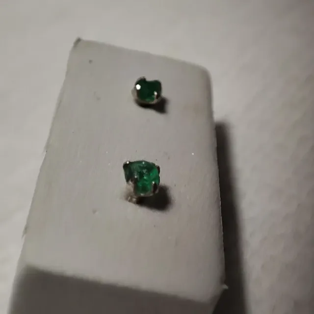 Pendientes Topitos Esmeralda original Natural