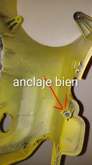 Tapa Manillar/Faro Vespa LX 50/125/150 Amarillo