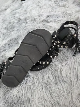 Sandali neri Jenny Fair con borchie