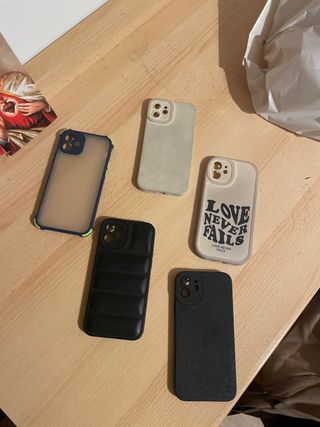 Custodie per iPhone 12 (varie)
