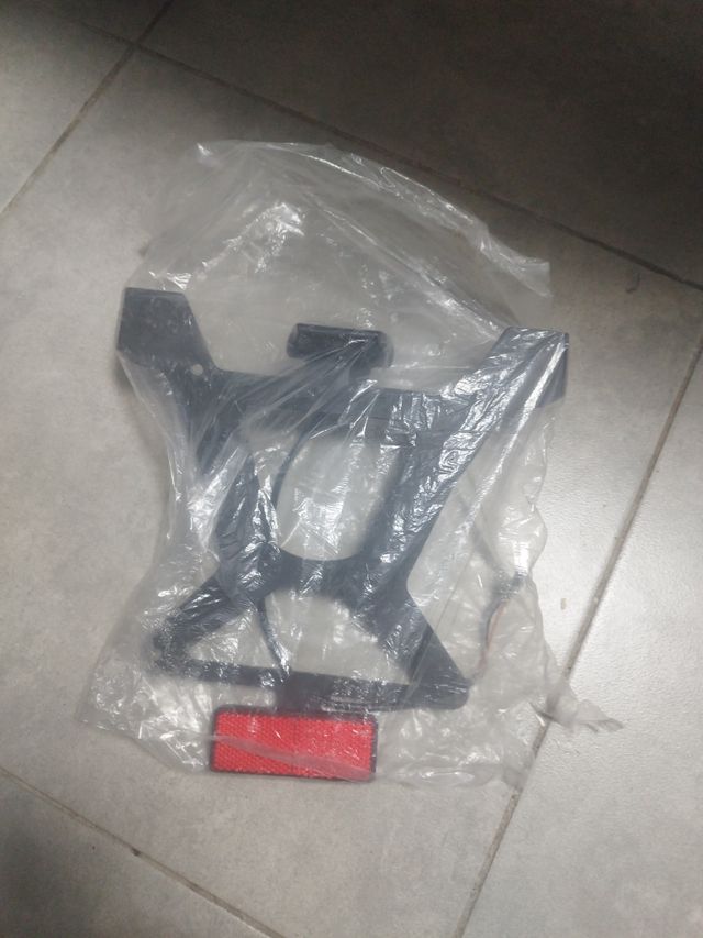 Soporte matrícula yamaha TMAX 500 2006