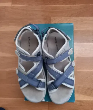 Sandalias deportivas Quechua gris y azul