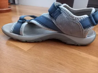Sandalias deportivas Quechua gris y azul