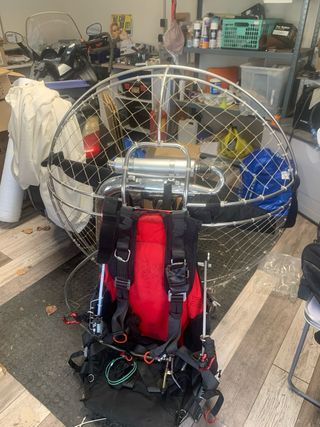 Paramotor con vela de entrenamiento 