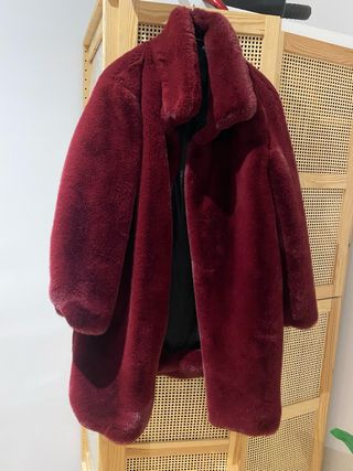 Abrigo de pelo rojo