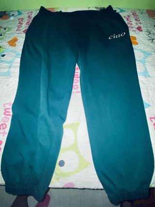 Pantalón de chándal color verde oscuro