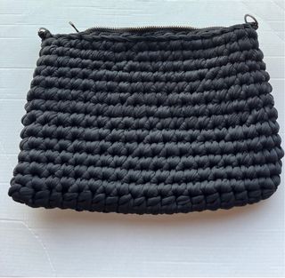 Pochette nera uncinetto