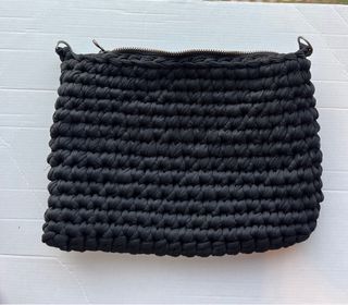 Pochette nera uncinetto
