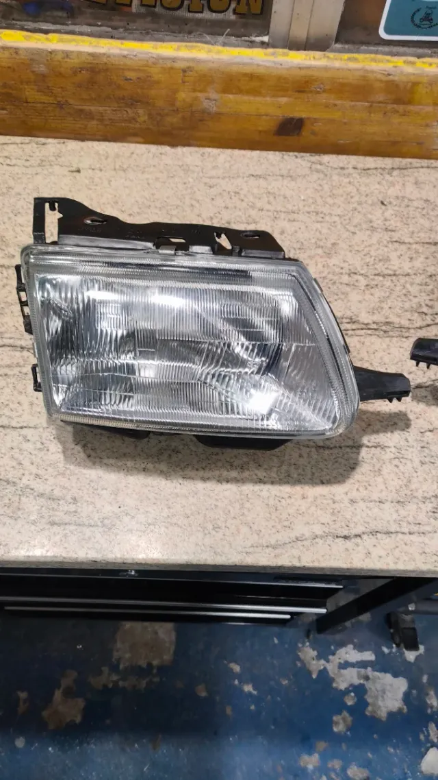 Faros Citroen Saxo VTS fase 1 