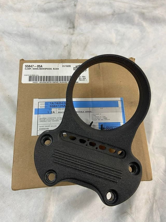 Harley Davidson 55847-05A Soporte Manillar Negro