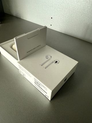 AirPods 1ª Gen con estuche de carga