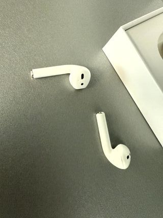 AirPods 1ª Gen con estuche de carga