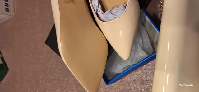 Tacones y bolso Marypaz beige