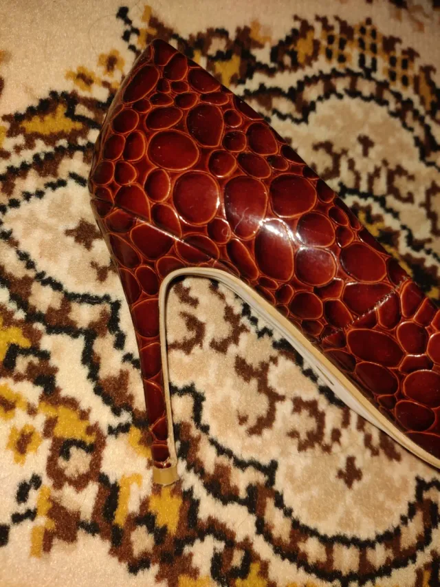 Scarpe tacco a spillo effetto coccodrillo
