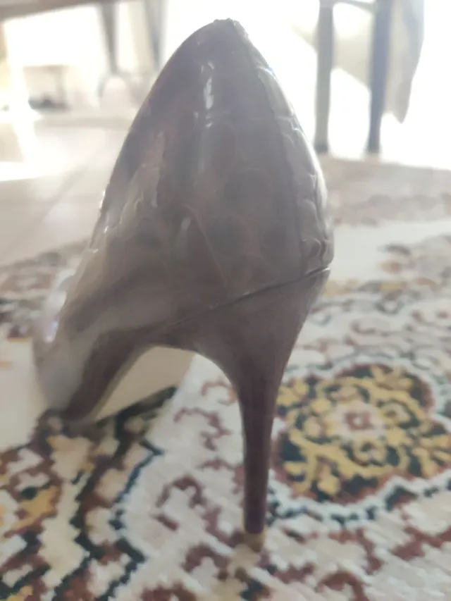 Scarpe tacco a spillo effetto coccodrillo
