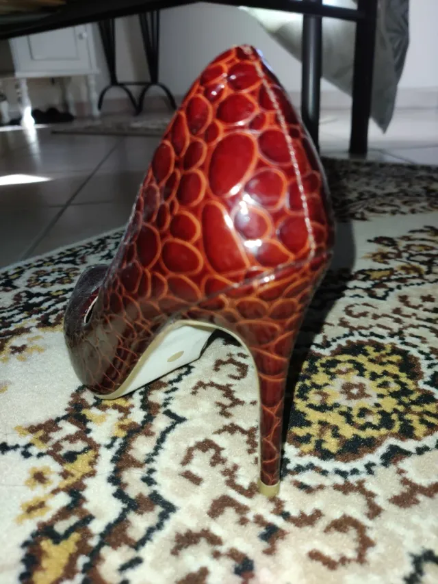 Scarpe tacco a spillo effetto coccodrillo
