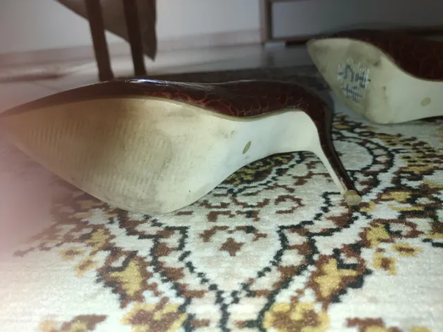 Scarpe tacco a spillo effetto coccodrillo
