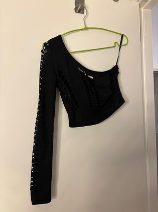 Top fiesta negro con agujeros