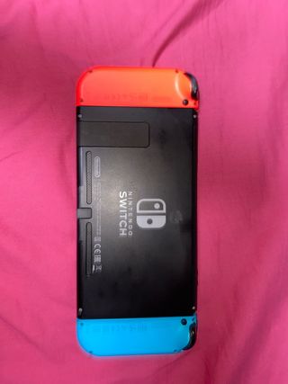 Nintendo Switch Azul/Rojo + Cargador + Juego