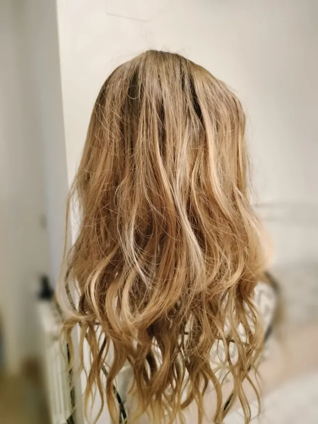 Peluca sintética espectacular