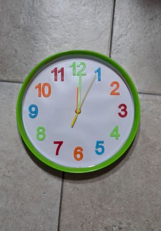 Orologio da parete colorato