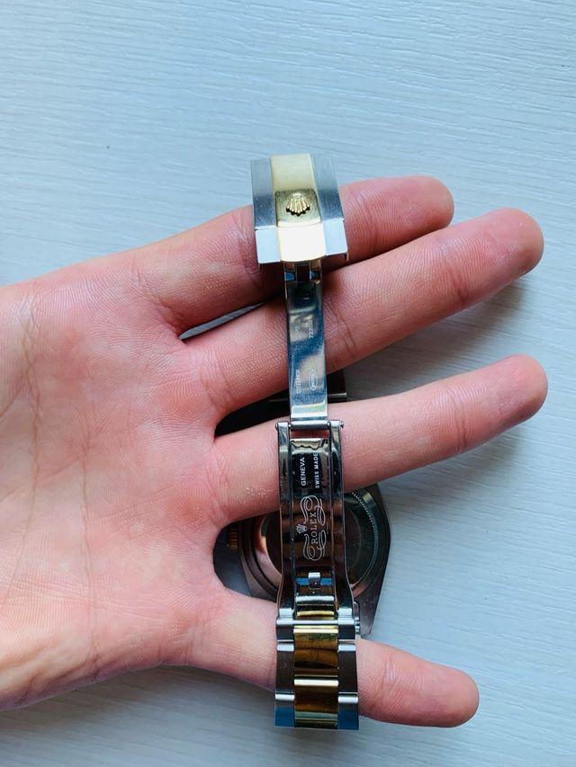 Reloj Rolex dorado y plateado