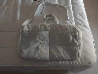 Bolso canastilla, cambiador y manta con 2 dou dou