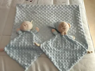 Bolso canastilla, cambiador y manta con 2 dou dou