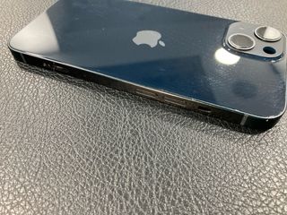 Telaio nero per iPhone 13
