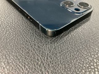 Telaio nero per iPhone 13
