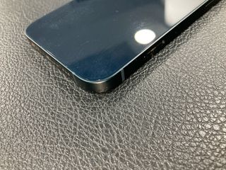 Telaio nero per iPhone 13