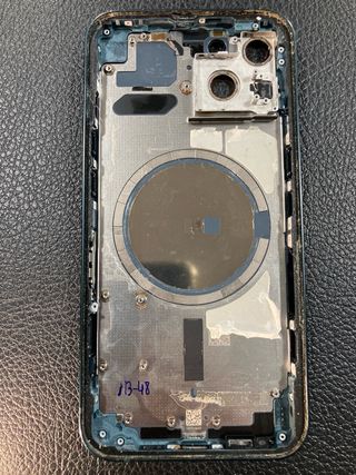 Telaio nero per iPhone 13