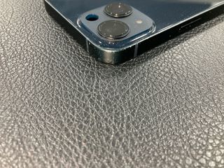 Telaio nero per iPhone 13