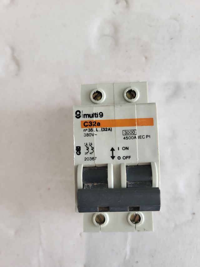 Interruptor Automático Multi 9 C32a 32A