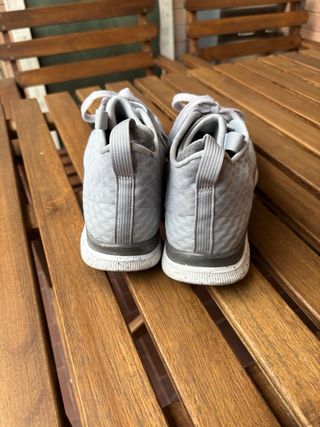 Scarpe Nike calza grigie