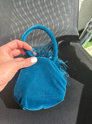 Bolso fiesta azul invitada boda plumas