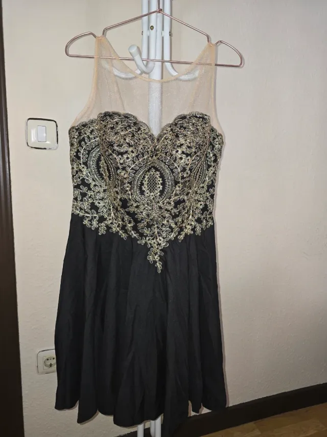 Vestido fiesta negro y dorado
