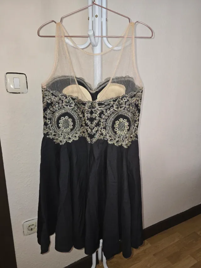 Vestido fiesta negro y dorado