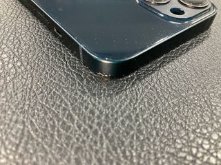 Telaio nero per iPhone 13