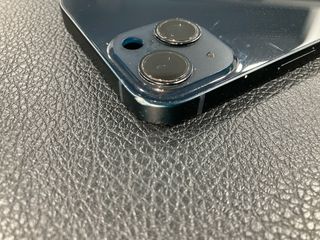 Telaio nero per iPhone 13