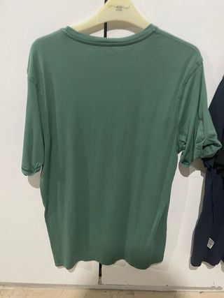 Camiseta Benetton gráfica gato 
Camiseta Hasbulla 