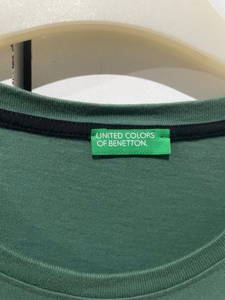 Camiseta Benetton gráfica gato 
Camiseta Hasbulla 