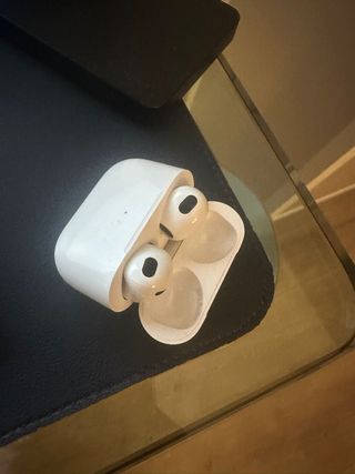 Apple AirPods 3ª Gen con Estuche Carga